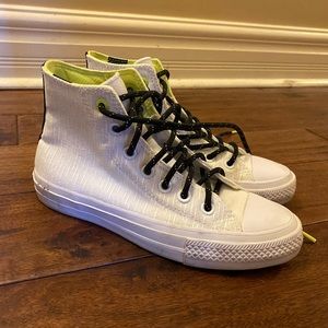 White Converse chuck taylor 7